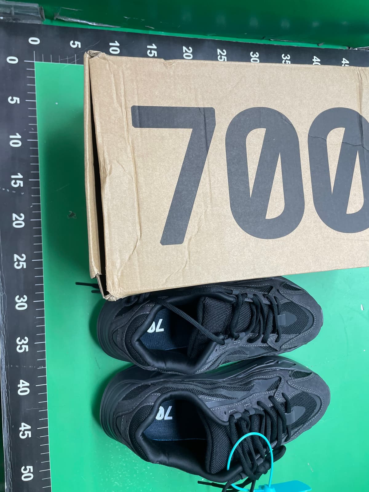 椰子鞋男700v2秋季黑武士老爹鞋女过毒莆田男鞋椰子700V3高版本 — foto QC 1