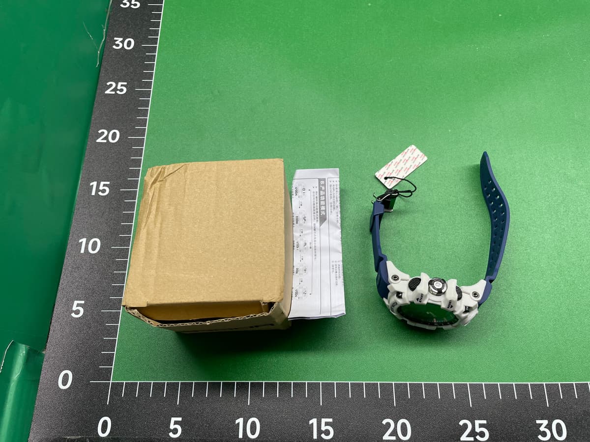 三达新款跨境专供青少年电子手表时尚夜光防水防震闹钟男士手表 — foto QC 1