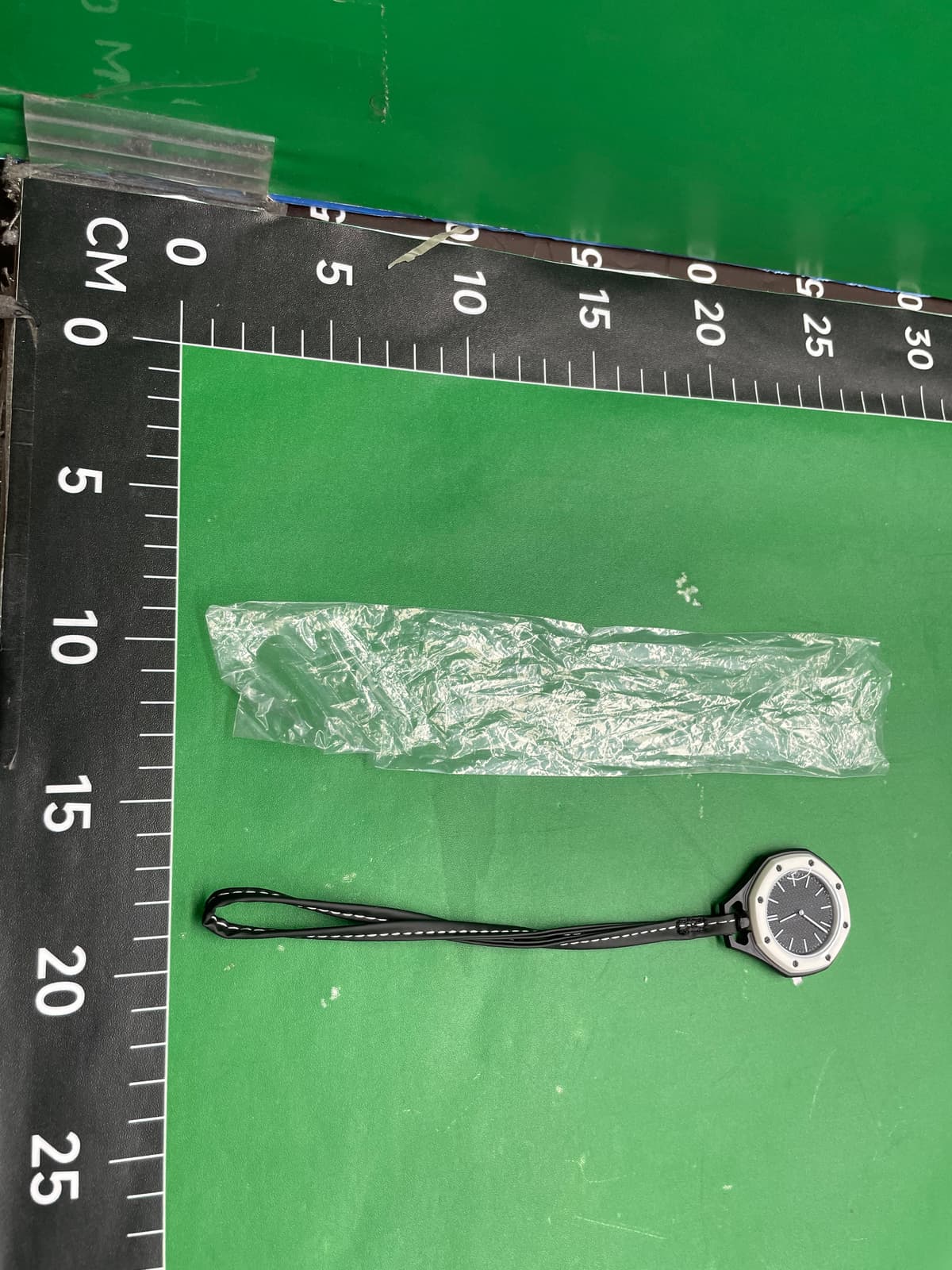 新款跨境联名糖果色男女通用石英表时尚潮流皇家橡树风格八角怀表 — foto QC 1