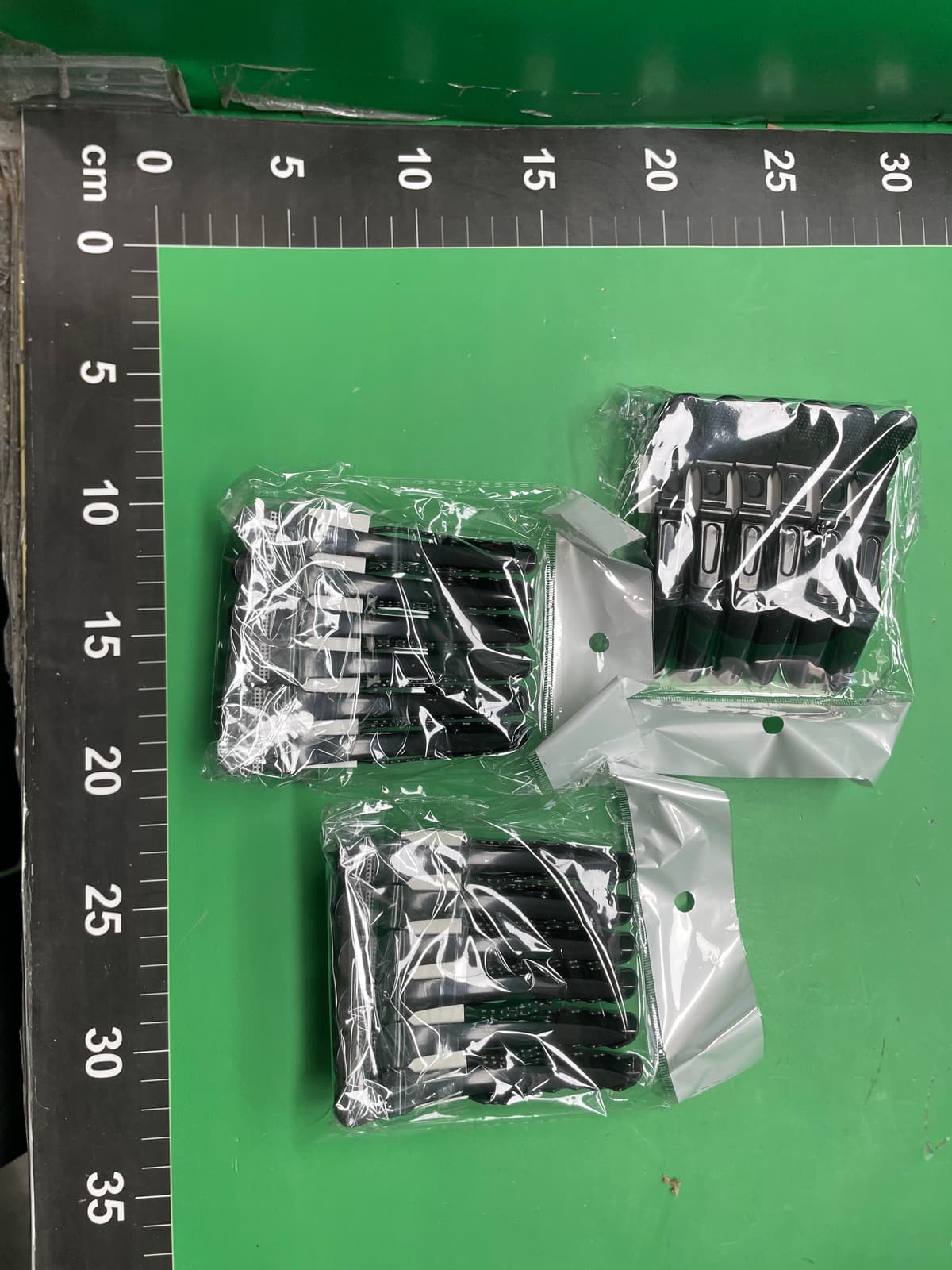 多功能头发造型夹定位分区 鳄鱼夹长嘴夹鹤嘴夹卷发发型师的选择 — foto QC 1