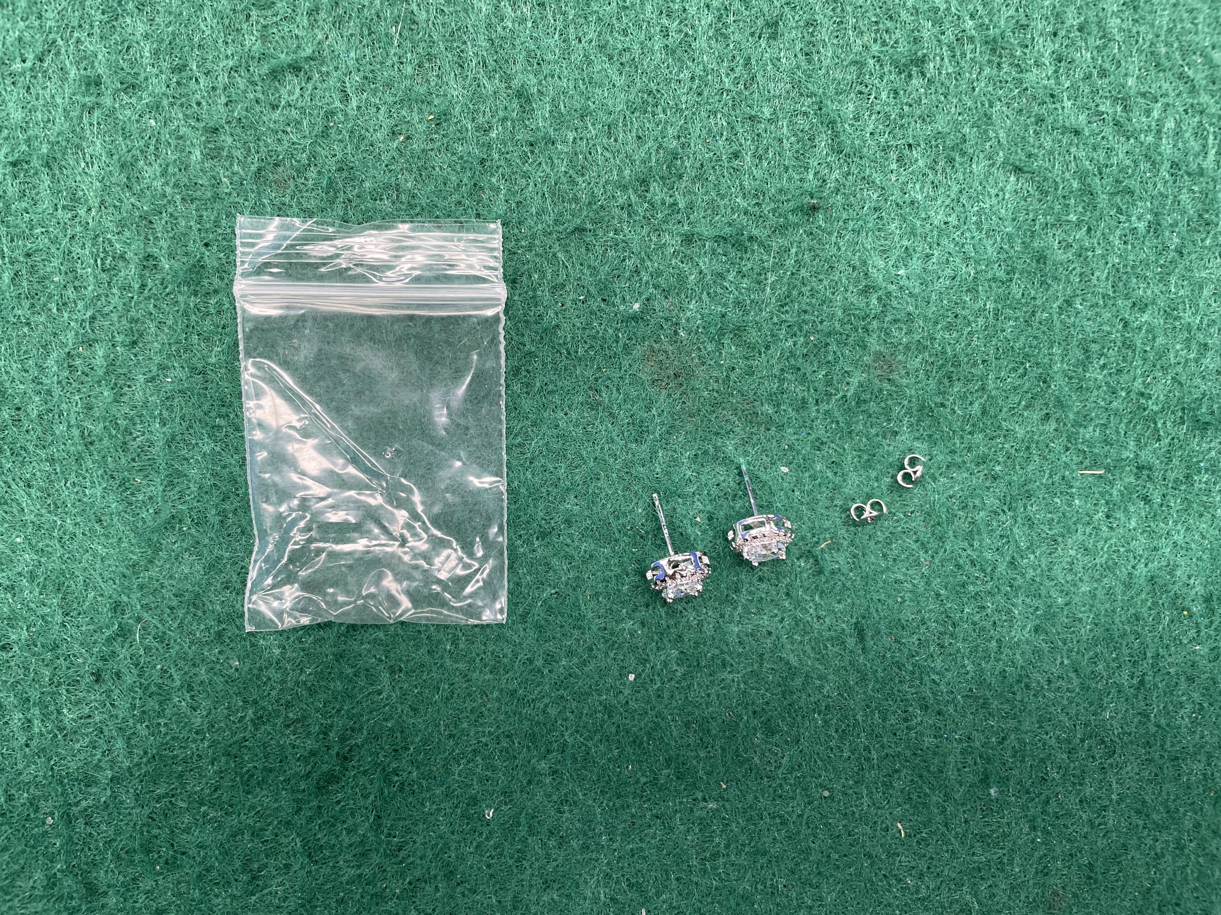 抖音快手直播仿真莫桑石耳钉八心八箭锆石六爪耳钉莫桑石耳饰批发 — miniatura QC 3