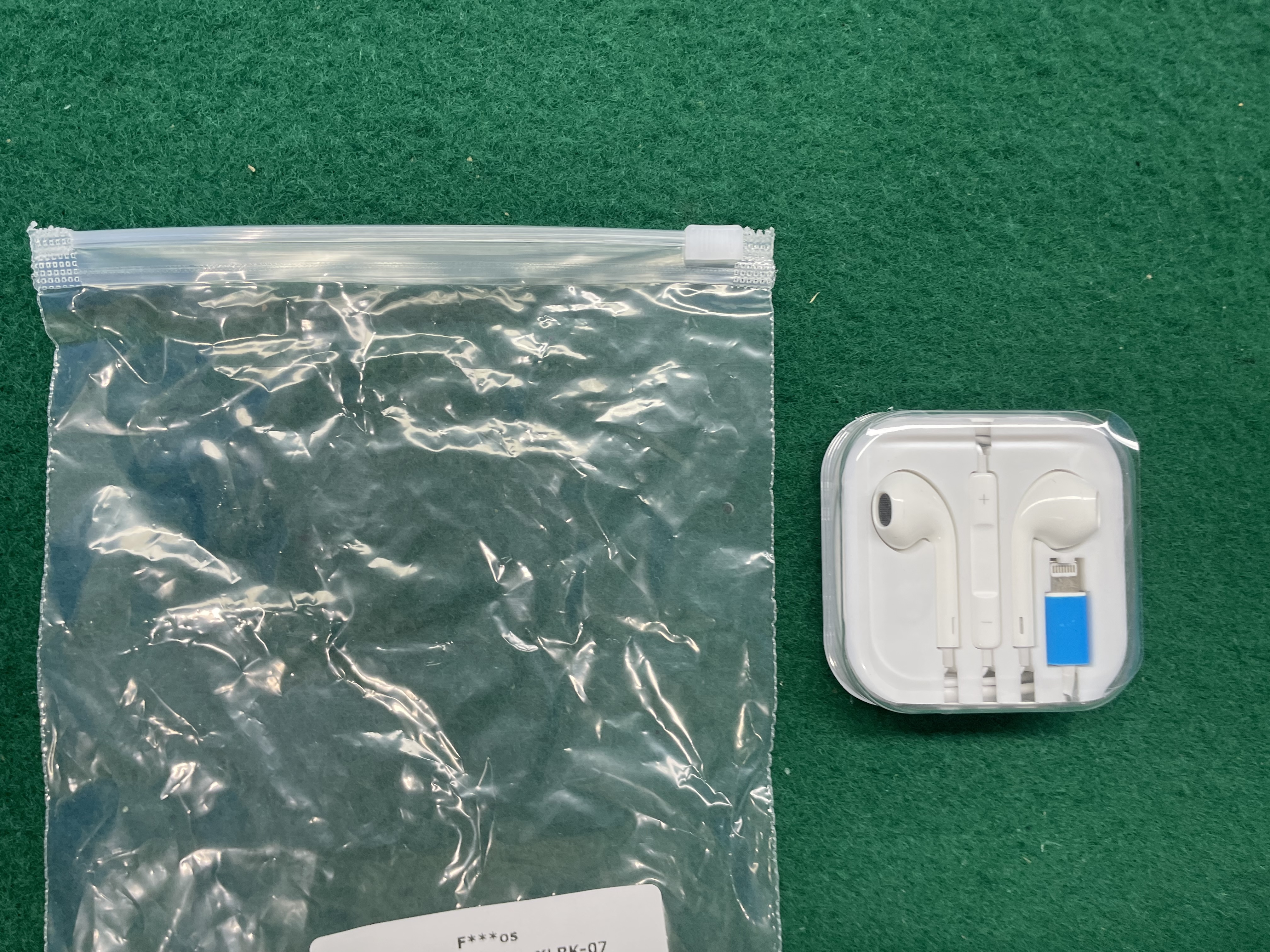 适用苹果15有线线控入耳式耳机扁头k歌通话适用OPPOvivo华为 — miniatura QC 3