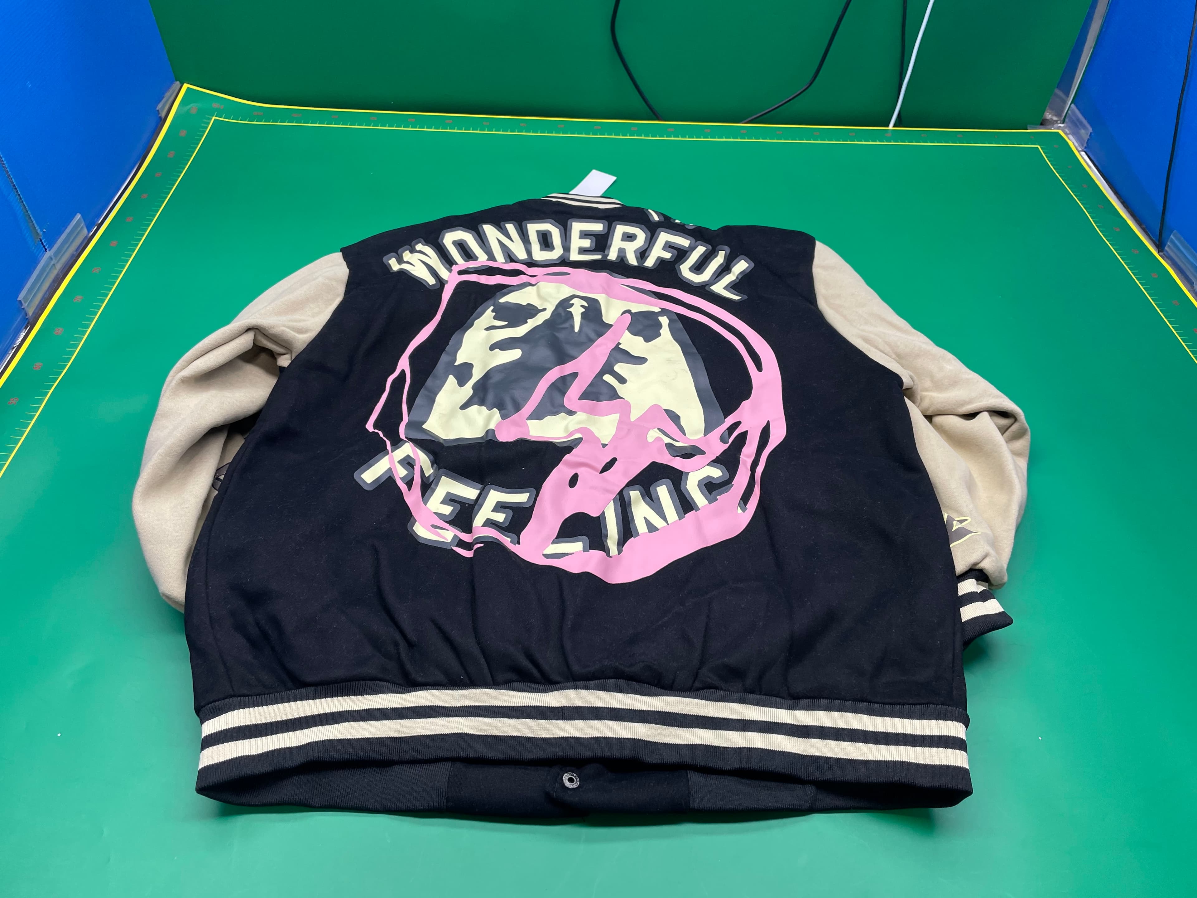 Travis Scott 藤原浩 MANIFEST LETTERMAN JACKET 棒球夹克 — foto QC 1