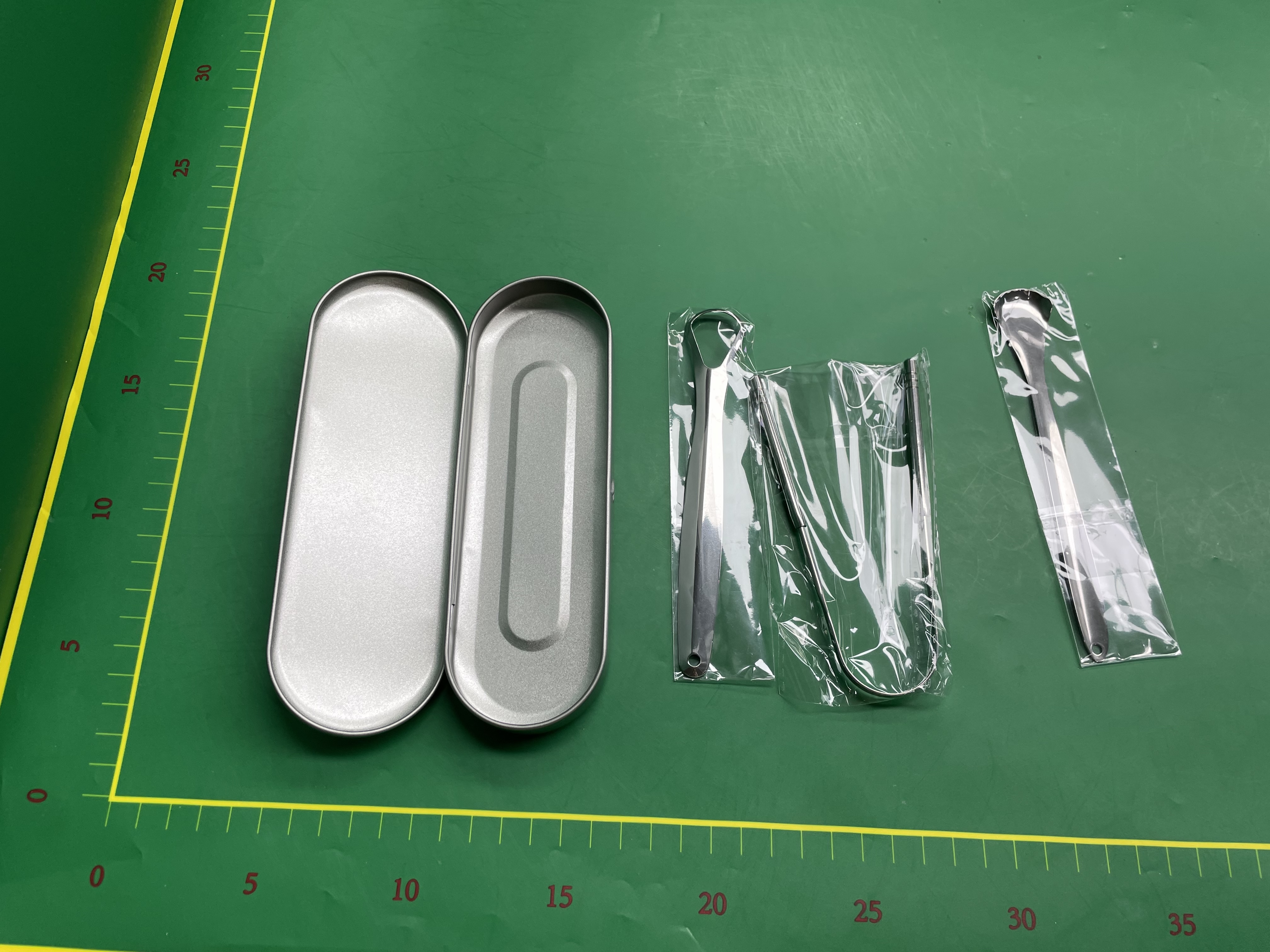 不锈钢刮舌器舌苔刷 — foto QC 1