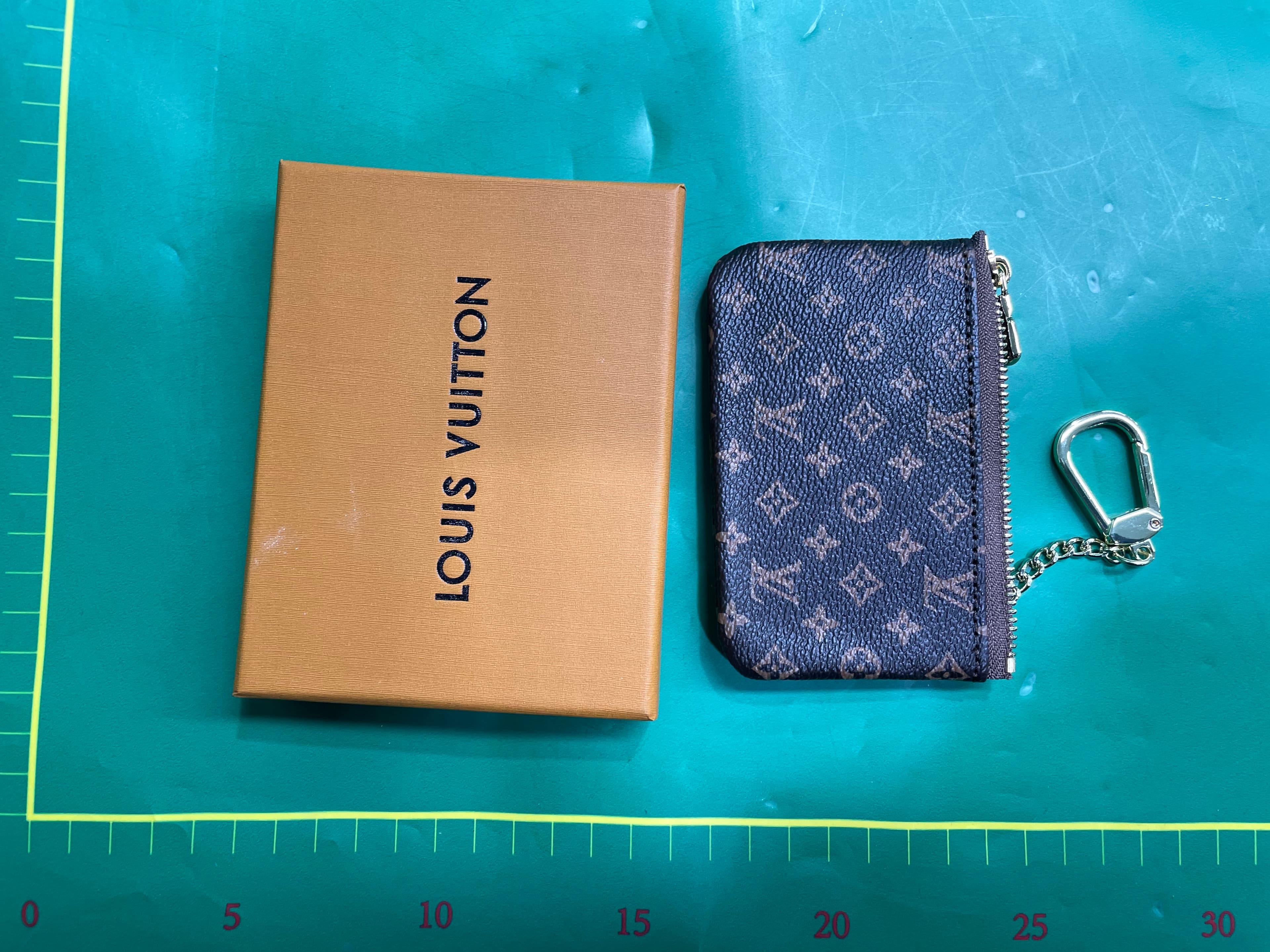 European and American Headphone Bag, Key Bag, Card Bag, Trendy Brand Classic, Classic Coin Purse, Compact Mini Card Bag, Coin Cosmetics Bag — foto QC 1