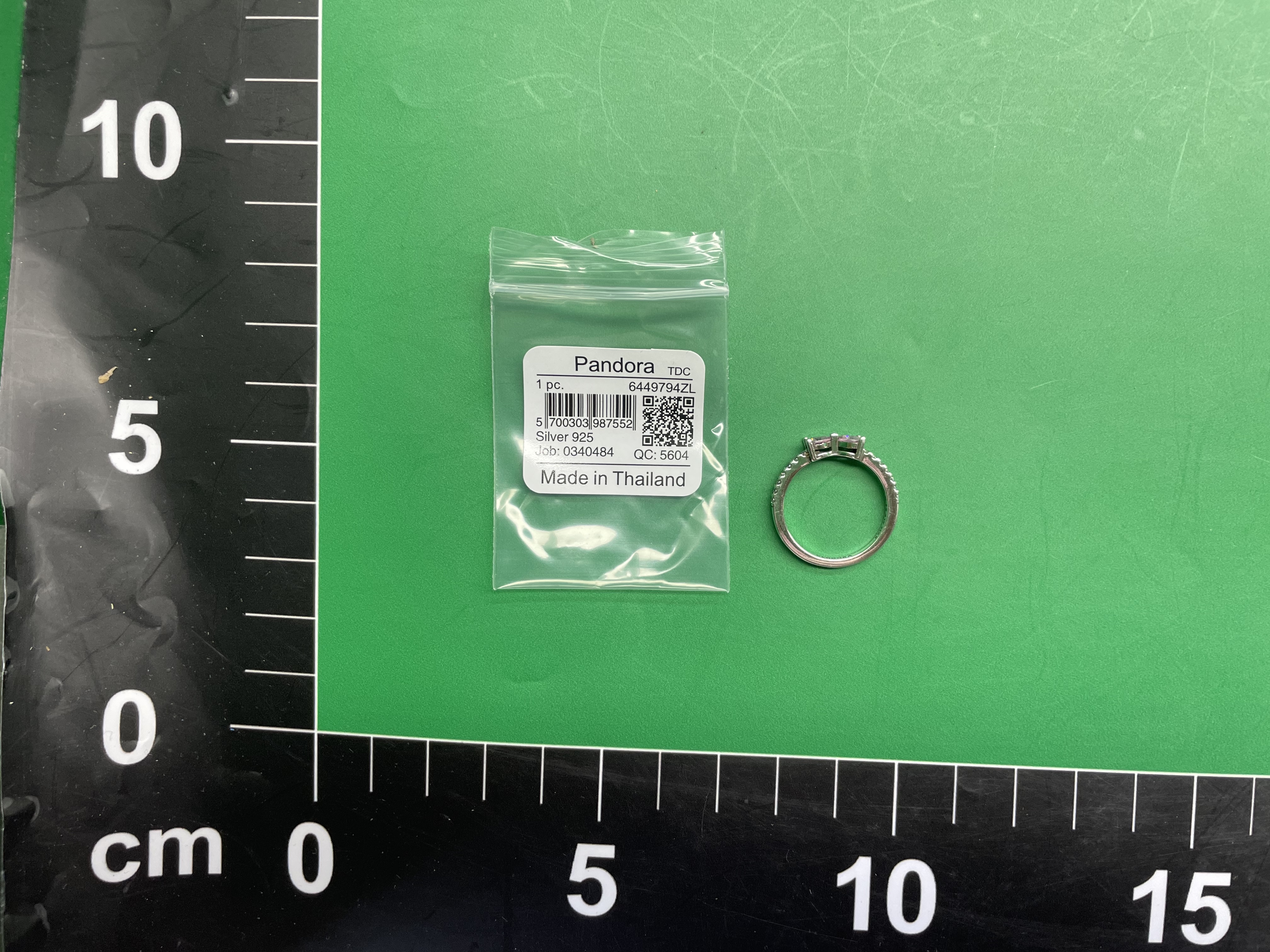 潘家新品上市白铜镀银黄金玫瑰花满钻蝴蝶结粉色戒指 — miniatura QC 3
