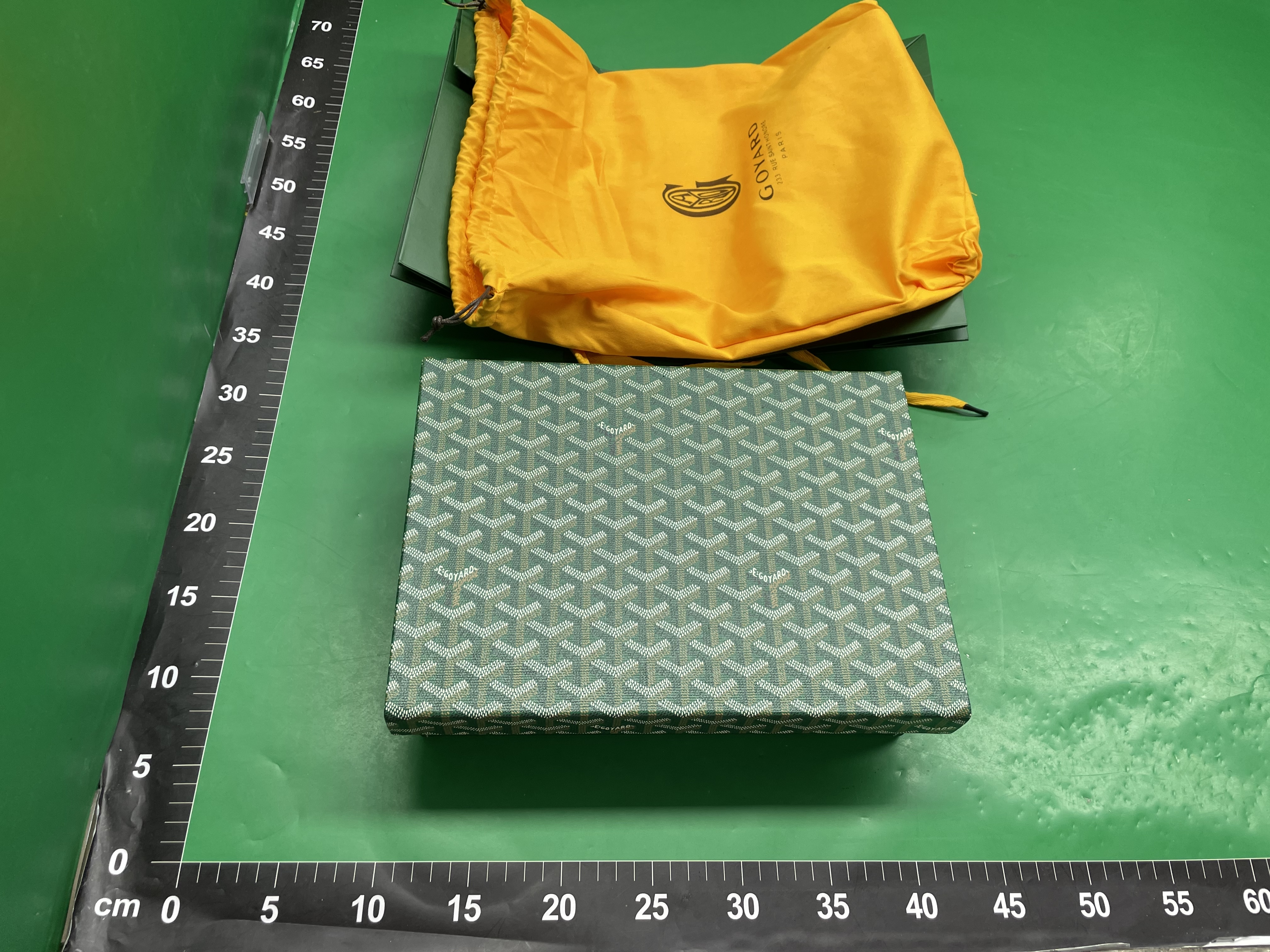 潮牌硬箱系列八位表盒，旗下产品多款灵感来源于这款经典表盒 — foto QC 1
